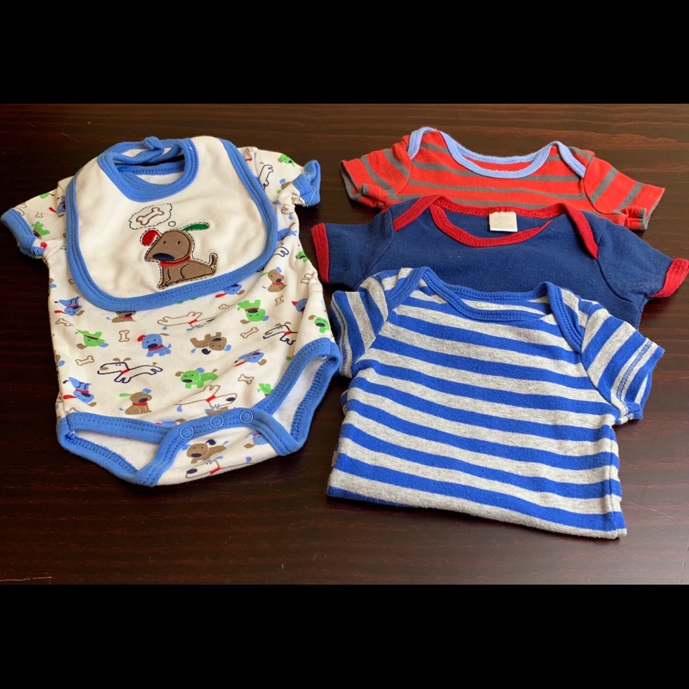 Weeplay Baby Boys One Piece Bodysuit and Matching Bib Set